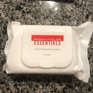 Rodan and Fields Instant Makeup Remover Wipes